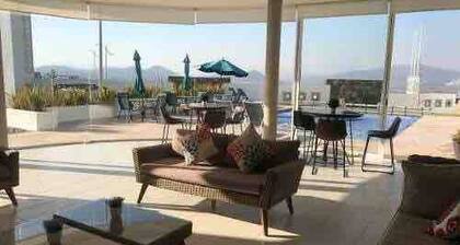 Luxury House With all the Amenities Gym Seg Aa cal Pool Tv Wifi