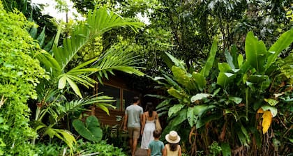 Private 2-bedroom Jungle Cabin in Tropical Garden, San Ignacio