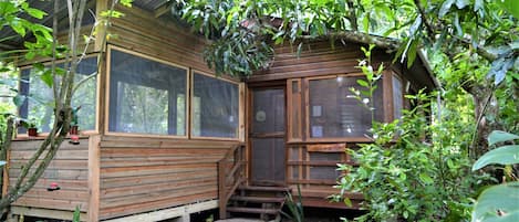 Cabin, 2 Bedrooms, Smoking, Balcony | Property entrance
