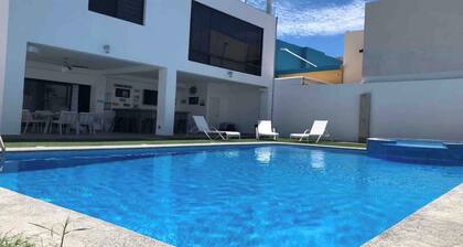 Big House Pool Grill, 4 Bedrooms 12 ppl AC Ocean View TV Wifi