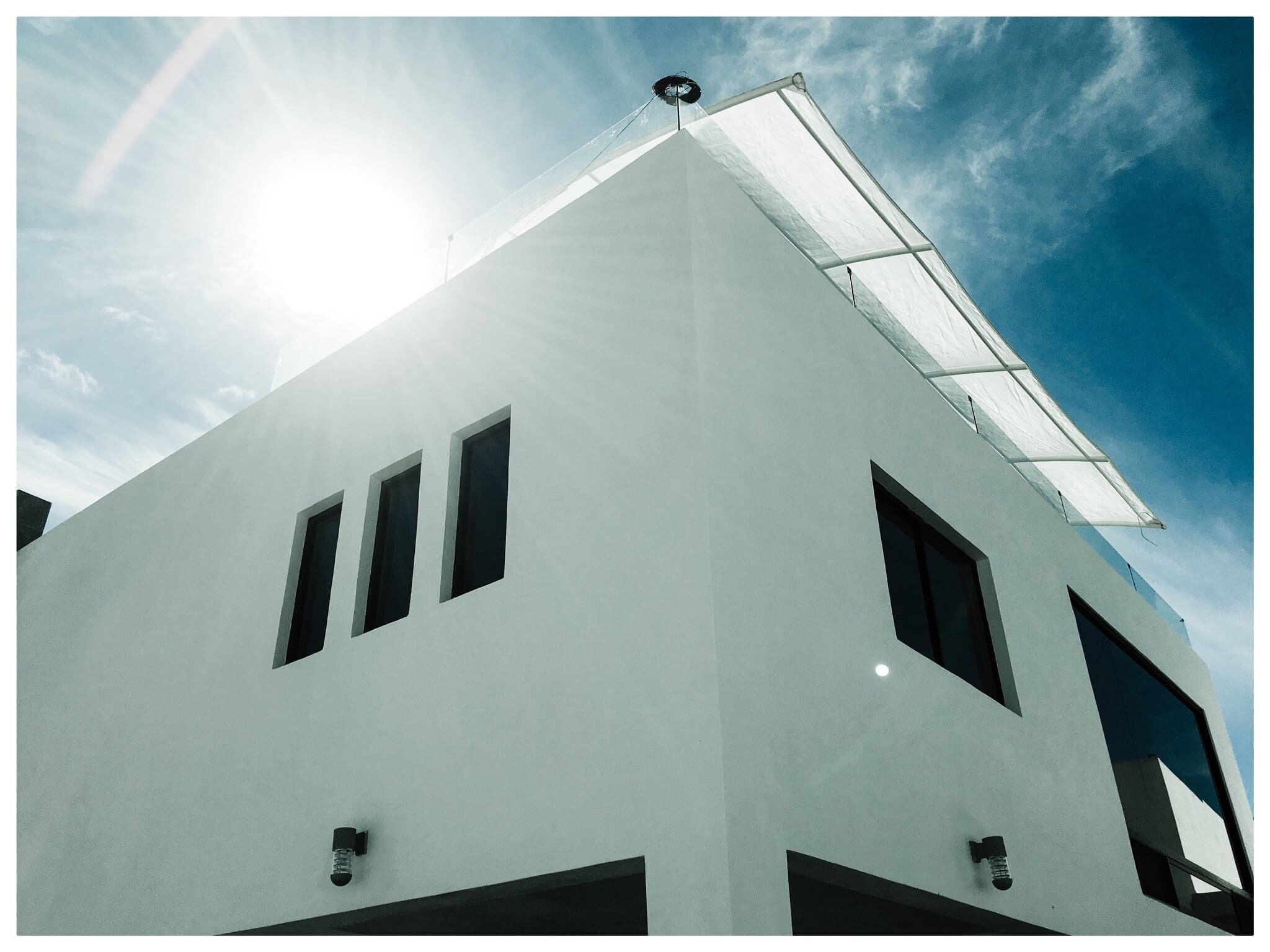 Casa, 4 habitaciones, con acceso para personas discapacitadas, alberca privada | Vista frontal de la propiedad