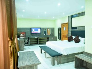 Desk, WiFi - Best Western Plus Mydas Hotel (Owo)