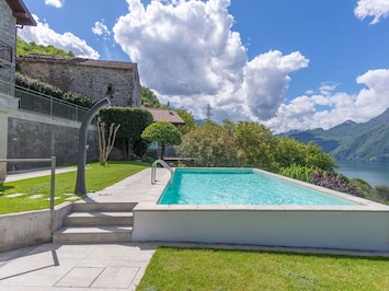 Nuage, L'Eau, Ciel, Plante, Vert, BĂątiment, Piscine, Herbe, Loisir, Rectangle