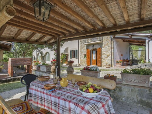 Nice apartment in villa for 3 people with pool, WIFI, TV and patio