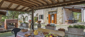 Country House / Farm House i Castelfranco Di Sopra med 1 soverom som kan romme 3