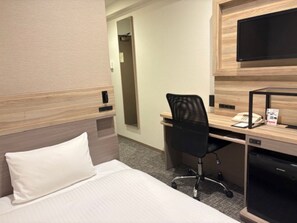 Habitación económica doble, no fumadores (Semi-Double) | Wifi gratis y ropa de cama