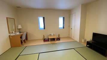 Japanese-Style Room, Non Smoking | Free WiFi, bed sheets