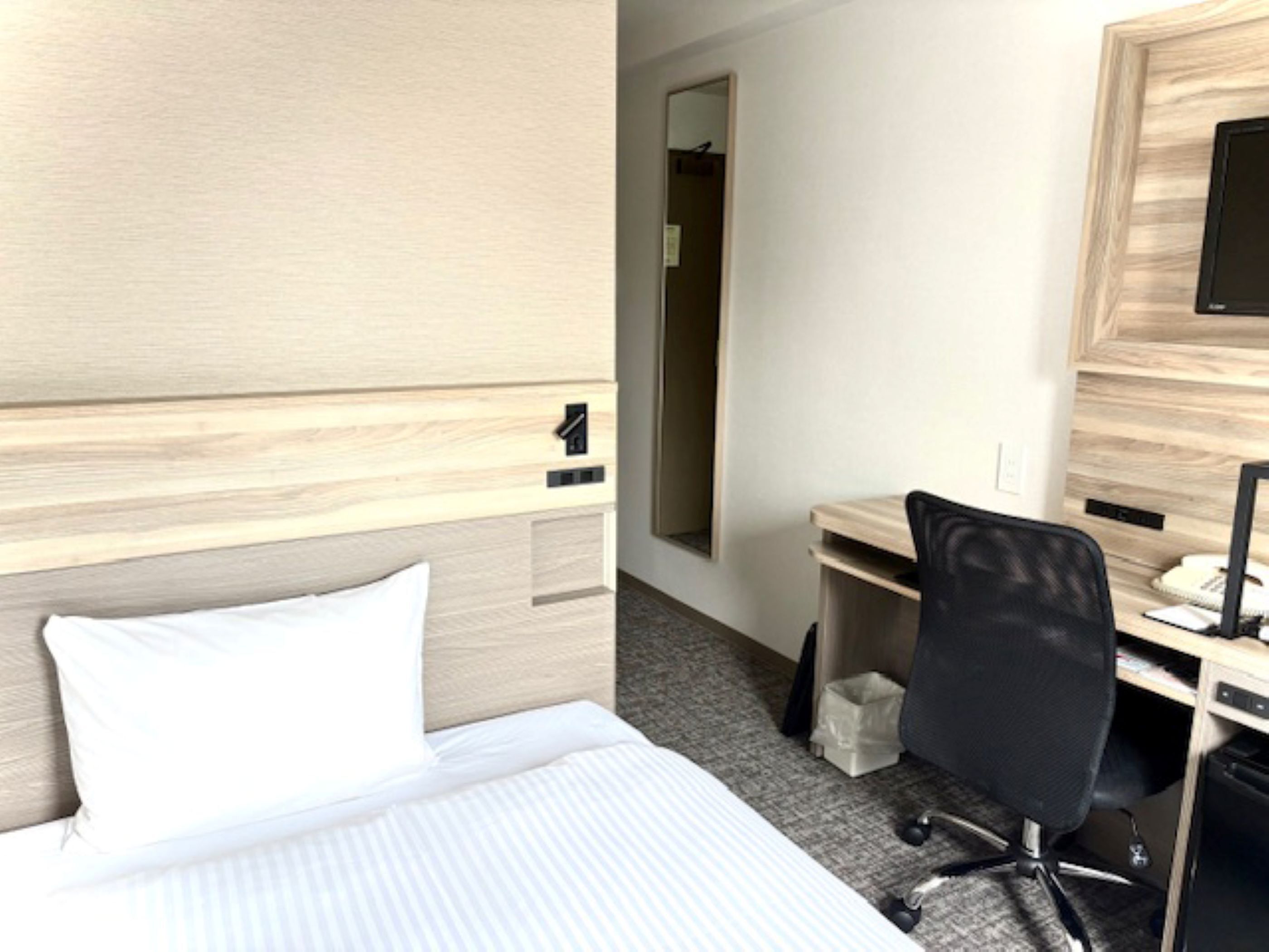 Free WiFi, bed sheets