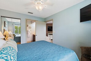 2 bedrooms, desk, iron/ironing board, free WiFi