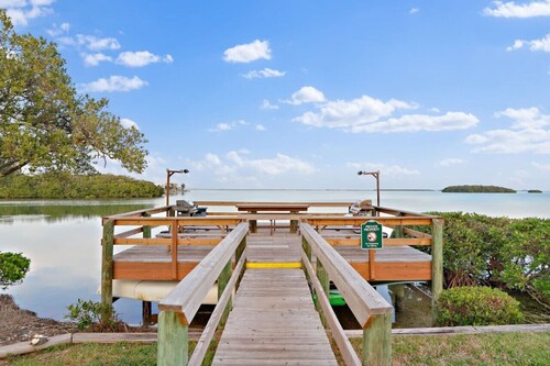 Tierra Verde Waterfront Condo Near Fort De Soto w/ Pool 2 Bedroom