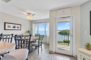 Dining - Tierra Verde Waterfront Condo Near Fort De Soto w/ Pool 2 Bedroom (St. Pete Beach/Tierra Verde)