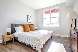 2 soverom, strykejern/-brett, wi-fi og sengetøy