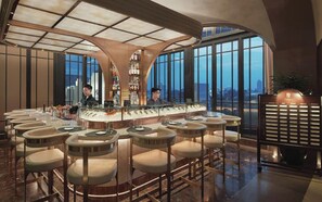 2 bares o lounges, bar de cocteles, bar de cocteles 