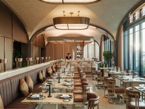 3 restaurants; breakfast, lunch, dinner, and brunch served - Capella Hanoi (Hanoi)