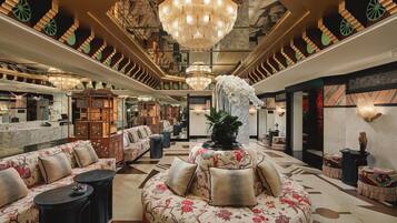 Couples treatment rooms, sauna, steam room, body treatments