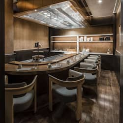 3 restaurants, breakfast, lunch, dinner served; international cuisine