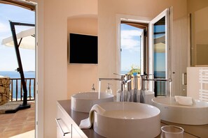 Interior - Luxurious apartment "Piccolo Pevero retreat" with sea view, balcony and terrace (Porto Cervo)