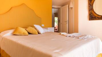 3 slaapkamers, een strijkplank/strijkijzer, gratis wifi, beddengoed