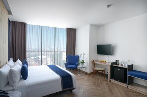Studio (Club) | In-room safe, iron/ironing board, free WiFi, bed sheets - Aston Kemayoran City Hotel (Jakarta)