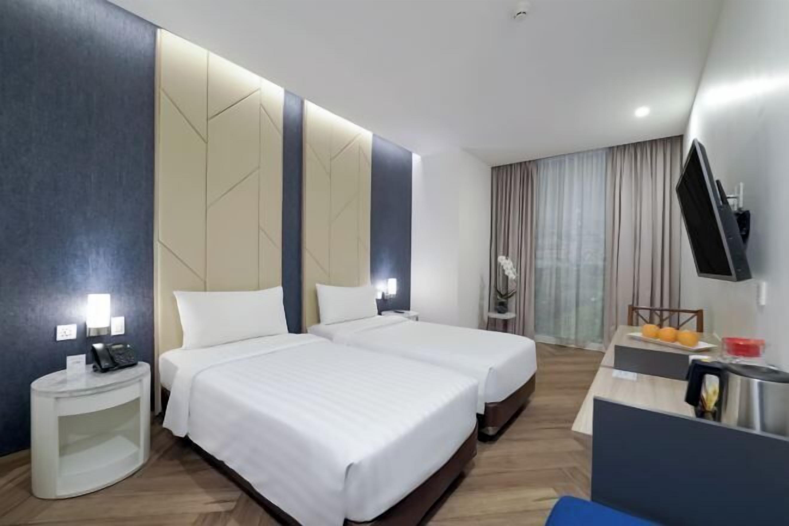 In-room safe, iron/ironing board, free WiFi, bed sheets