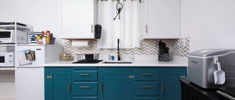 Fridge, microwave, coffee/tea maker, electric kettle