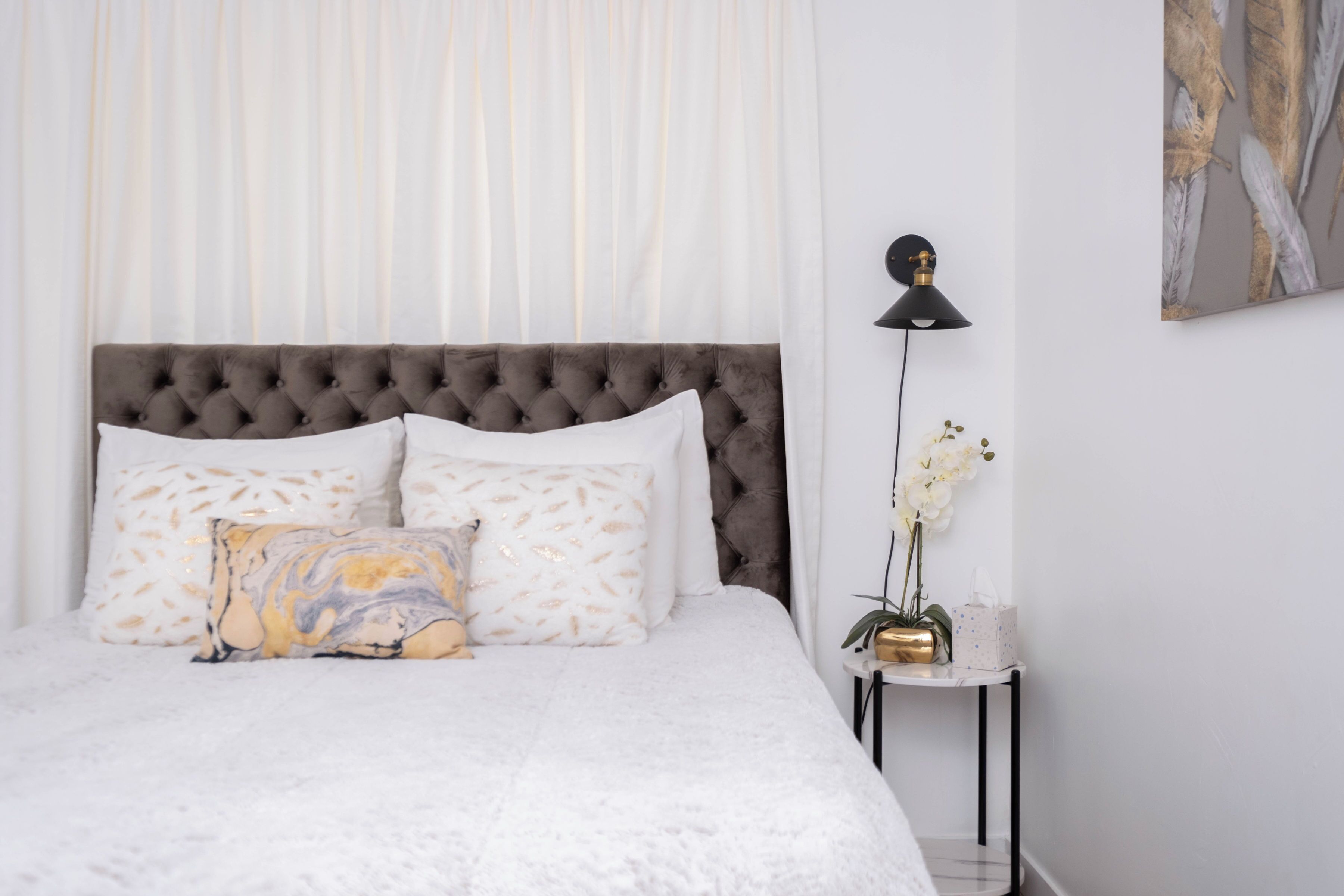 1 室のベッドルーム、デスク、アイロン / アイロン台、旅行用ベビーベッド