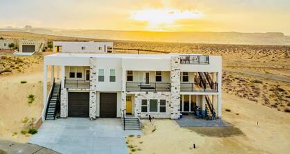 Lake View Modern House with Beautiful Sunsets!