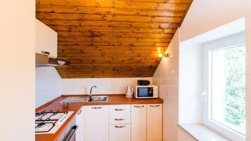 Monolocale (Studio Apt with Terrace and Sea View) | Cucina privata | Frigorifero