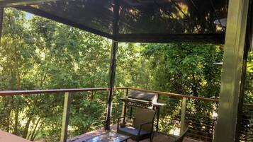 Comfort Townhome | Balcony