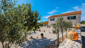 Unclassified image, 4 of 40, button - Stone Beauty Pool Villa Jerolim (Posedarje)