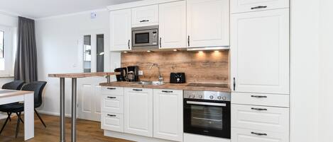 Køleskab, mikrobølgeovn, ovn, opvaskemaskine