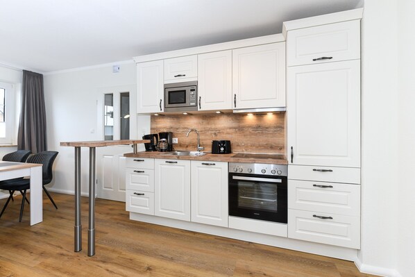 Fridge, microwave, oven, dishwasher