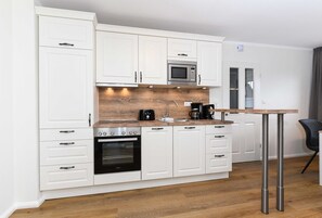 Køleskab, mikrobølgeovn, ovn, opvaskemaskine