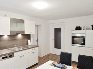 Unclassified image, 4 of 27, button