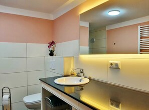 Unclassified image, 2 of 27, button