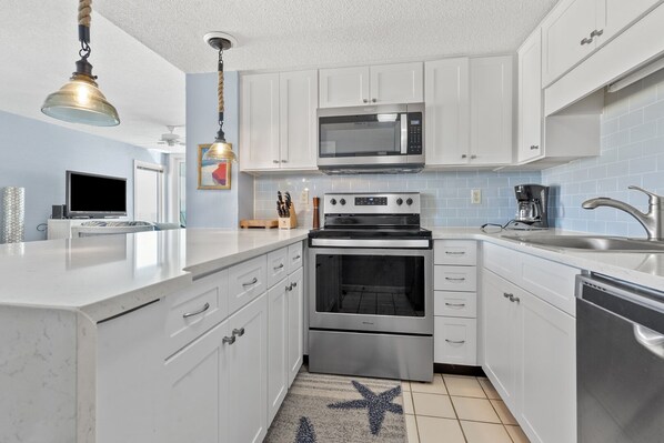 Fridge, microwave, oven, stovetop