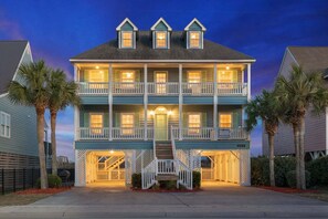 Exterior - Luxurious oceanfront home with private pool, putting green, private beach access and more (North Myrtle Beach)