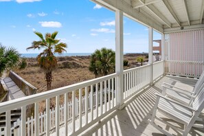 Property grounds - Luxurious oceanfront home with private pool, putting green, private beach access and more (North Myrtle Beach)
