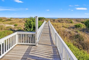 Property grounds - Immaculate Oceanfront Home - Completely Renovated, Private Pool, Game Room - in Ocean Drive (North Myrtle Beach)