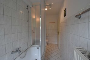 淋浴設備、提供毛巾