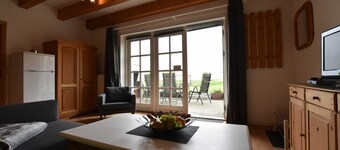 App.1 / 3-room (5 adults + 1 child), ground floor, with water view - Ferienwohnungen Zum