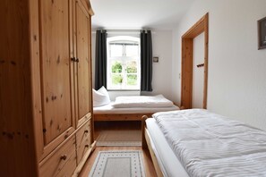 2 bedrooms, WiFi, bed sheets - App.4 / 3-room (max. 4 adults), ground floor, - Apartments Zum Breitling OVS 691 (Insel Poel)