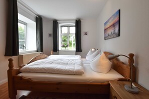 3 quartos, berço de viagem, Wi-Fi, roupa de cama