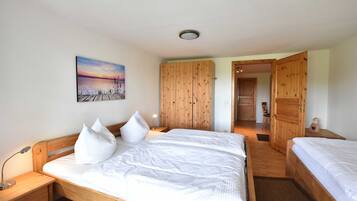 3 Schlafzimmer, Reisekinderbett, WLAN, BettwÀsche