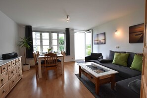 TV - App.7 / 3-room (5 adults + 1 infant), ground floor - Ferienwohnungen Zum Breitling OVS 691 (Insel Poel)
