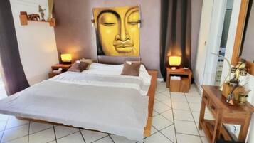 1 bedroom, bed sheets