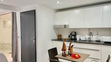 Fridge, microwave, dishwasher, toaster