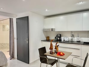 Fridge, microwave, dishwasher, toaster