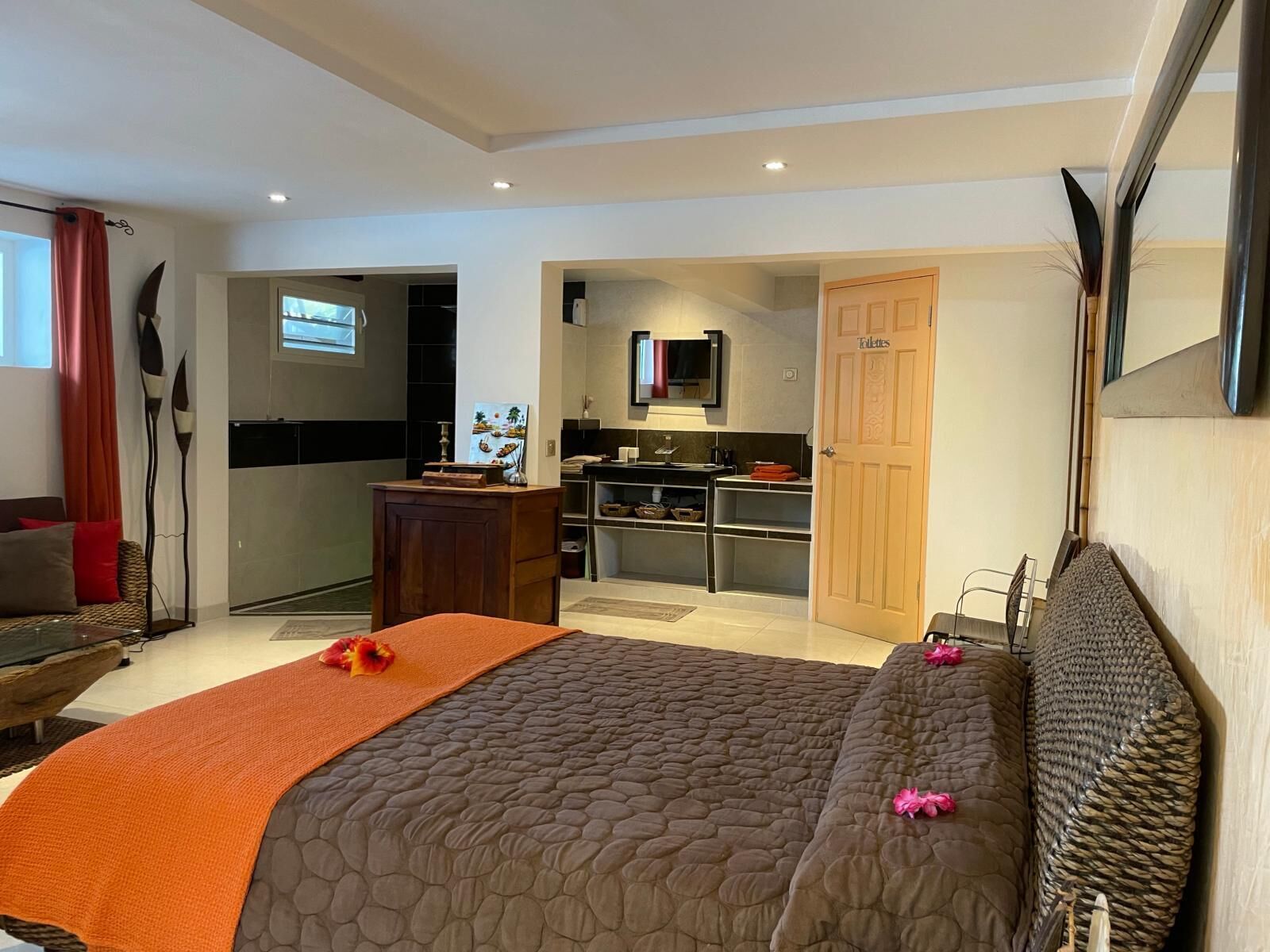 1 bedroom, iron/ironing board, bed sheets