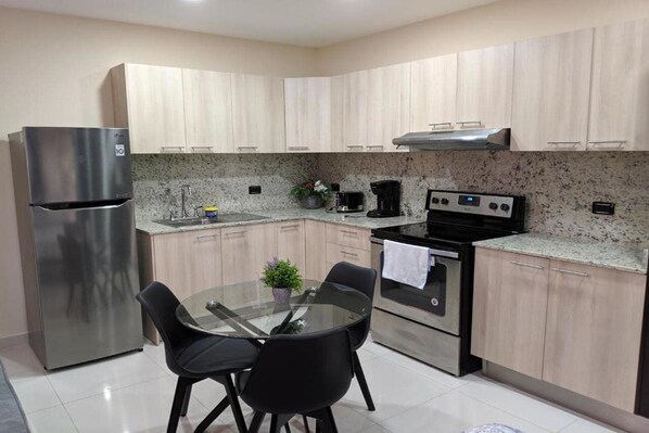 Private kitchen - Hotel Suites Merlyn Airport (San Juan)